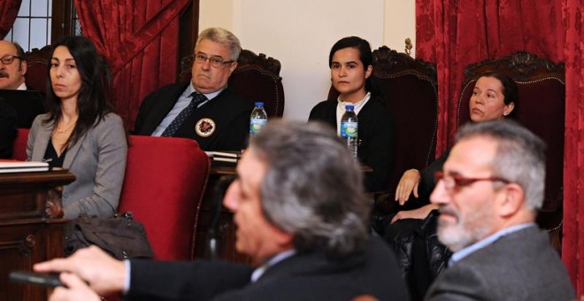 Durante la décimotercera jornada del juicio por el asesinato de Isabel Carrasco se han presentado informes de balística e informáticos. EFE/J. Casares.