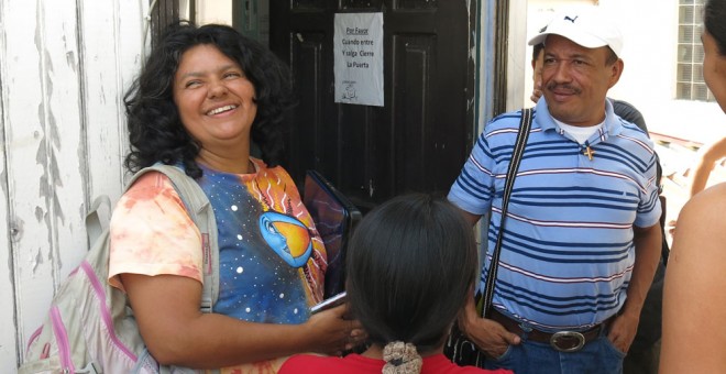 Fotografía cedida por Amnistía  Internacional de la líder indígena Berta Cáceres, asesinada el jueves en Honduras. EFE