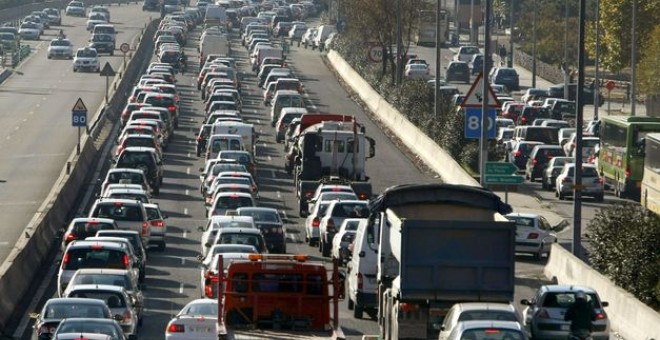 3,4 millones de desplazamientos bajo la lluvia en el primer fin de semana de Semana Santa./EFE