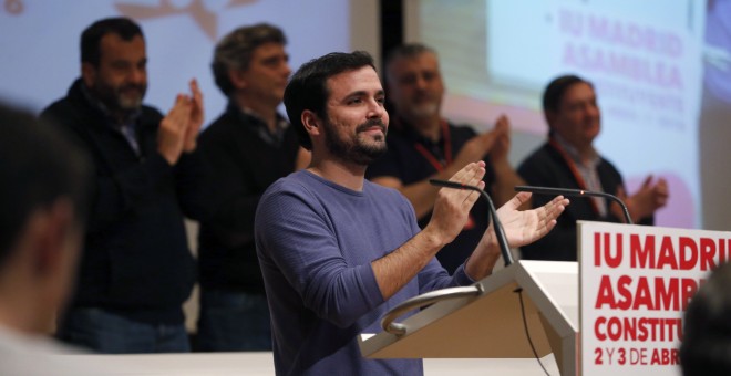 El líder de Izquierda Unida, Alberto Garzón, durante su intervención en la asamblea constituyente de la formación en Madrid. EFE/Ballesteros