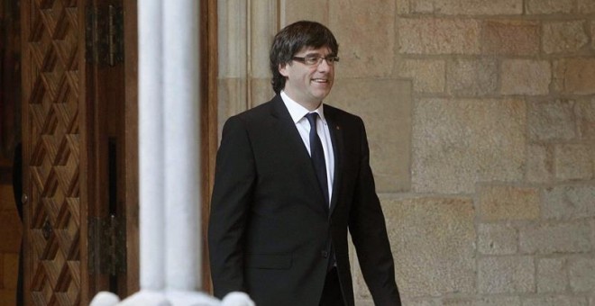 El presidente de la Generalitat, Carles Puigdemont, en su primer Sant Jordi como jefe del ejecutivo, EFE/Marta Pérez