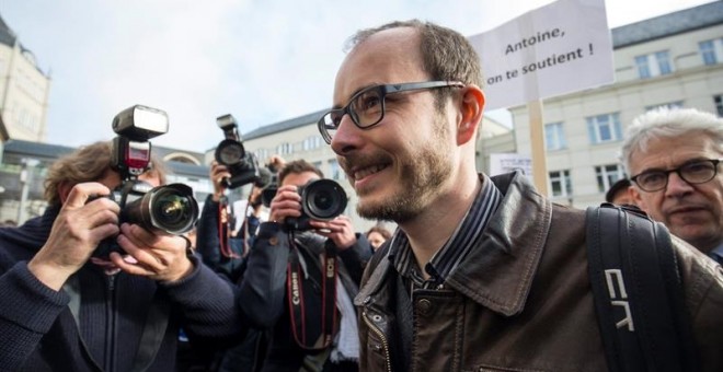 Antoine Deltour, el primer día del juicio por el caso LuxLeaks en Luxemburgo, 26 de abril de 2016.  EFE/Julien Warnand