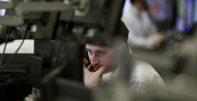 Un operador del mercado de Londres. REUTERS