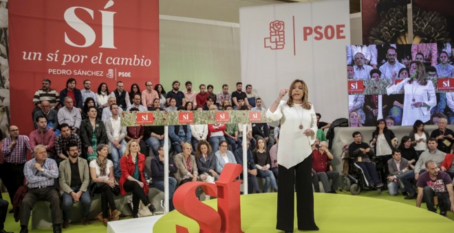 La presidenta de Andalucía, Susana Díaz, durante su intervención en la presentación de Pedro Sánchez como candidato del partido a la Presidencia del Gobierno, en un acto celebrado en el pabellón Los Rosales de la localidad madrileña de Móstoles. EFE/Emili