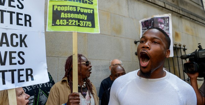 Ciudadanos de Baltimore se han manifestado contra la absolución de Edwar Nero. REUTERS/Bryan Woolston