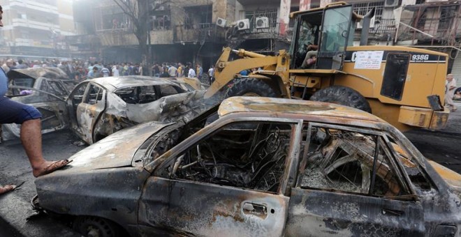 Imagen de la zona arrasada por la explosión en Bagdad que el pasado domingo se cobró la vida de más de 200 personas. - EFE