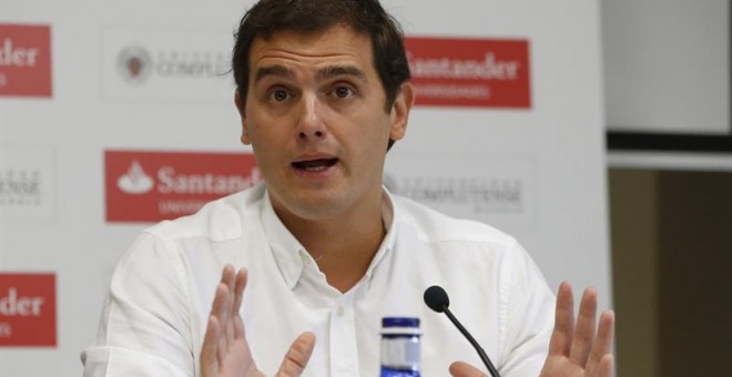 El presidente de Ciudadanos, Albert Rivera, durante su participación en los cursos de verano de la Universidad Complutense. EFE/J. J. Guillén