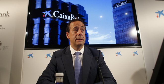 El consejero delegado de CaixaBank, Gonzalo Gortázar, durante la rueda de prensa en la que ha presentado los resultados de la entidad correspondientes al primer semestre de 2016. EFE/Alejandro García