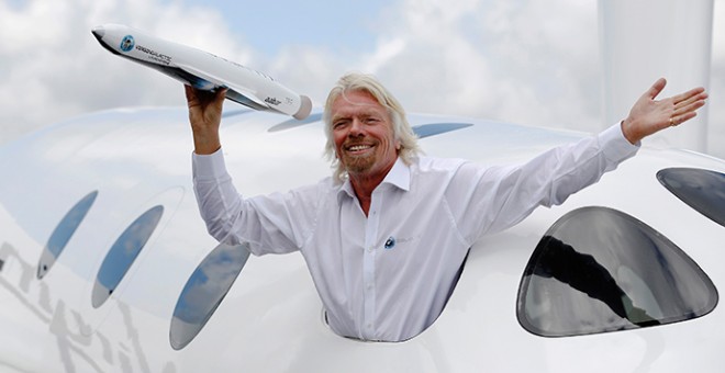 El empresario, Richard Branson, dueño de Virgin Galactic. REUTERS/Luke MacGregor)