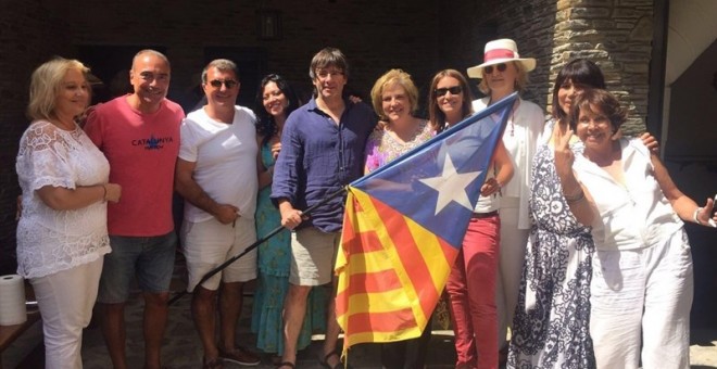 Foto de familia en la fiesta de verano de Puigdemont.