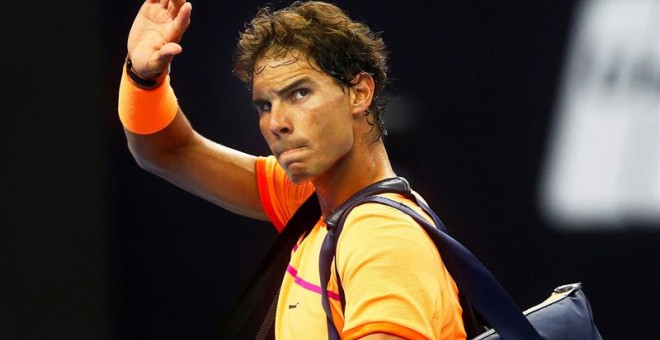 Rafa Nadal, tras perder ante el búlgaro Grigor Dimitrov durante el partido de cuartos de final del Abierto de China. /EFE