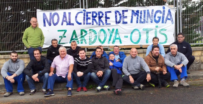 Trabajadores de Zardoya OTIS en Mungia (Bizkaia).