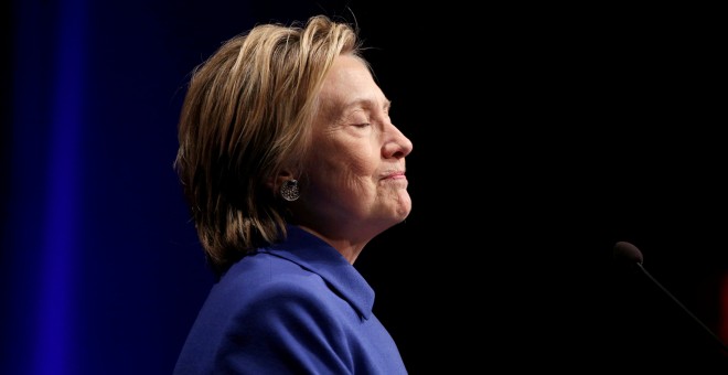 Hillary Clinton durante un gala del Fondo de Defensa Infantil. REUTERS/Joshua Roberts