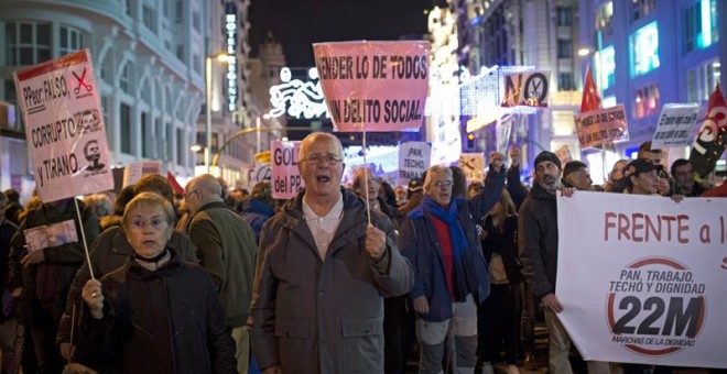 Miles de personas se han manifestado convocadas por las Marchas de la Dignidad. EFE/ Luca Piergiovanni