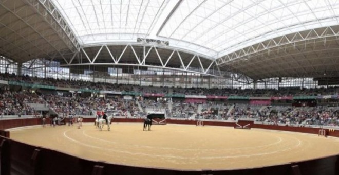 Vista del ruedo del Iradier Arenas, la plaza de toros multiusos de Vitoria. EFE