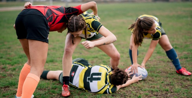 Las chicas del INEF Rubgy Lleida han recurrido al crowdfunding para costearse su deporte. /INEF RUGBY