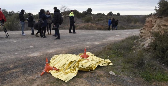 El cuerpo sin vida de uno de los agentes muertos. - EFE