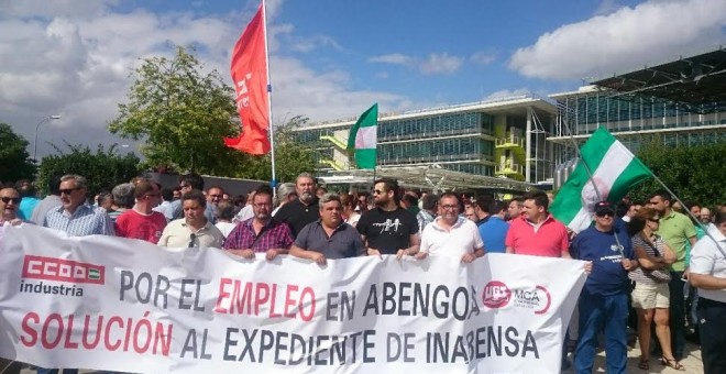 Concentración en contra del ERE de Inabensa y por el empleo en Abengoa