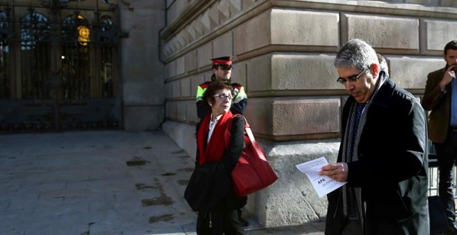 El exconseller de la Presidencia Francesc Homs a su llegada a la sede del TSJCat, donde se celebra la tercera jornada del juicio por la consulta independentista del 9N. EFE/Toni Albir