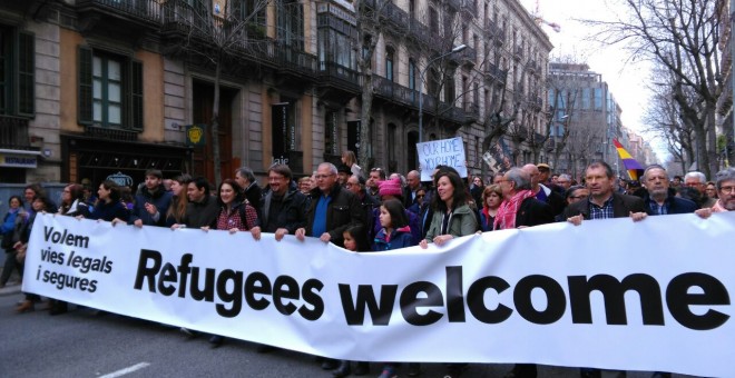 Manifestants en solidaritat amb refugiats