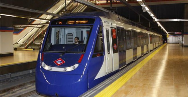 Imagen de archivo de un convoy del Metro de Madrid. | ARCHIVO (EFE)