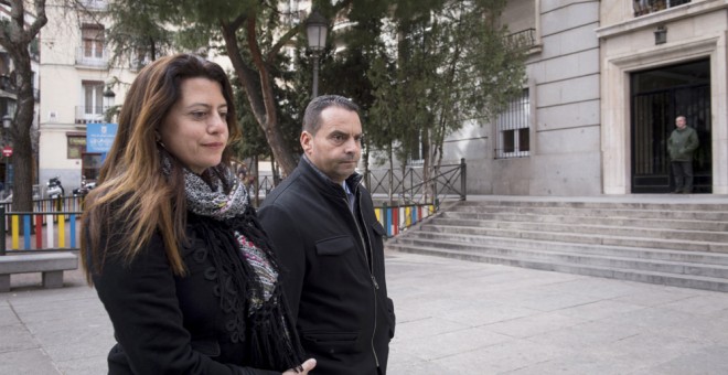 El responsable de la Coordinadora de Trabajadores del Mar (CETM), Antolín Goya (d), a su llegada a la reunión con la patronal Anesco en Madrid. EFE/Luca Piergiovanni