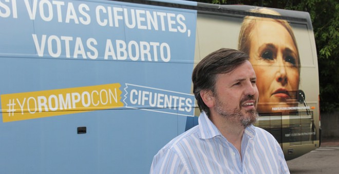 Ignacio Arsuaga, dirigente de Hazte Oír, en contra de Cifuentes por 'defender el aborto'. EFE