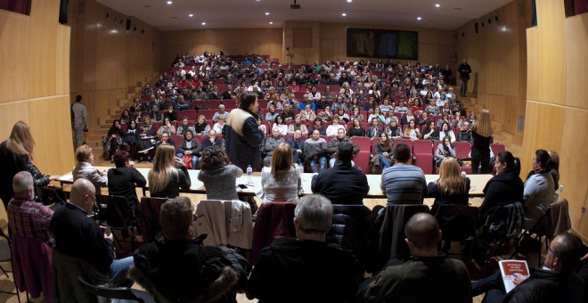 Vista general de la asamblea de trabajadores del Grupo Nueva Pescanova en la que han acordado ir a la huelga durante 24 horas el 14 y el 21 de marzo. EFE/Salvador Sas