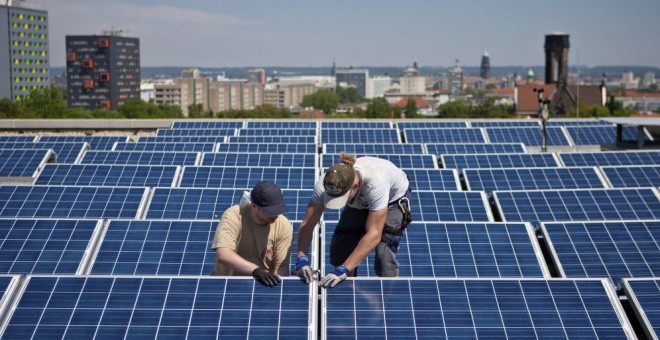 PP y Ciudadanos se alían para impedir que se elimine el 'impuesto al sol'. EFE/Archivo