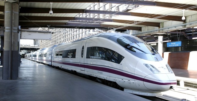 Tren de AVE en la estación madrileña de Atocha. E.P.