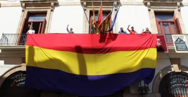 Bandera de la República a l'Ajuntament de Sagunt