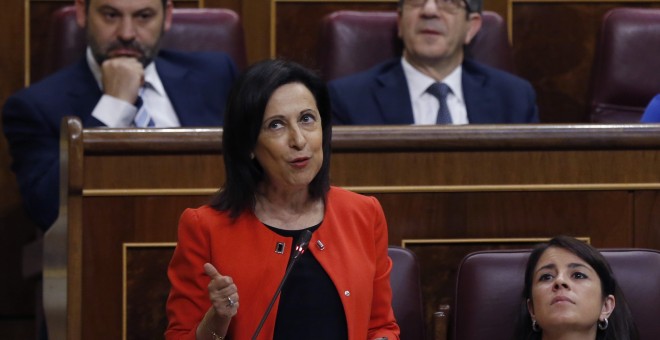 La portavoz parlamentaria socialista Margarita Robles, durante su intervención en la sesión de control al Gobierno, en la que se ha estrenado en su cargo pidiendo al jefe del Ejecutivo, Mariano Rajoy, que asuma responsabilidades por 'su' amnistía fiscal,