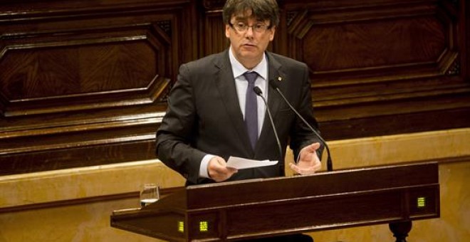 Carles Puigdemont dona explicacions al Parlament sobre el cessament de Jordi Baiget. EFE/Quique García