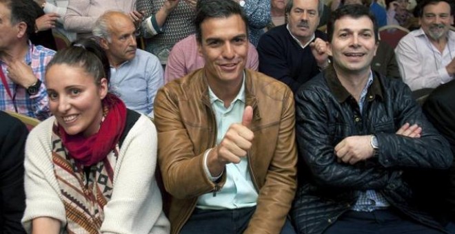 Gonzalo Caballero (d), favorito a liderar el PSOE gallego, junto a Pedro Sánchez. EFE