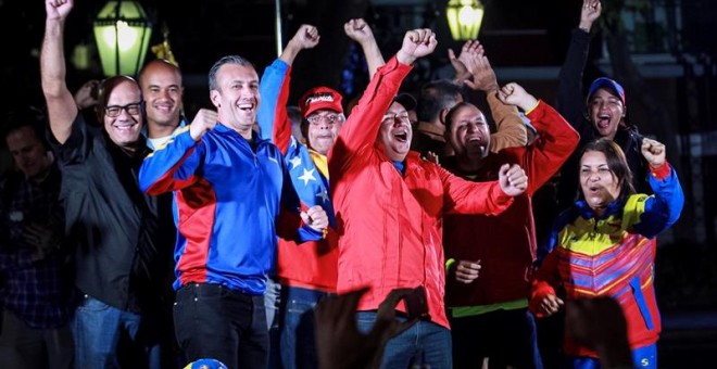 Wl alcalde de Caracas, Jorge Rodríguez, el vicepresidente de Venezuela, Tareck El Aissami, el ministro de Energía Eléctrica, Luis Alfredo Motta Domínguez y el primer vicepresidente del gobernante Partido Socialista Unido de Venezuela (PSUV), Diosdado Cabe