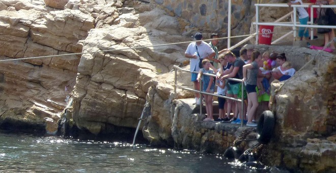 Restaurante ilegal de la Isla Benidorm:  vertiendo fecales al mar desde el franquismo