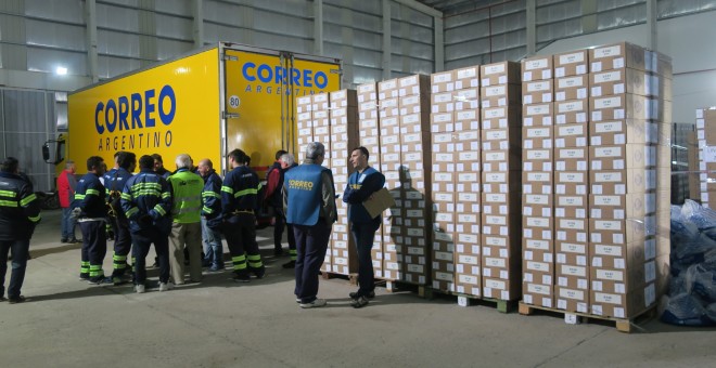 Vista de la distribución de urnas para las elecciones primarias del domingo en Buenos Aires (Argentina). EFE/Javier Caamaño