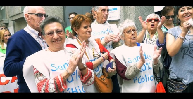 Desde la salud comunitaria se trabaja un enfoque biopsicosocial para abordar la enfermedad, frente a los enfoques asistenciales o sanitarios