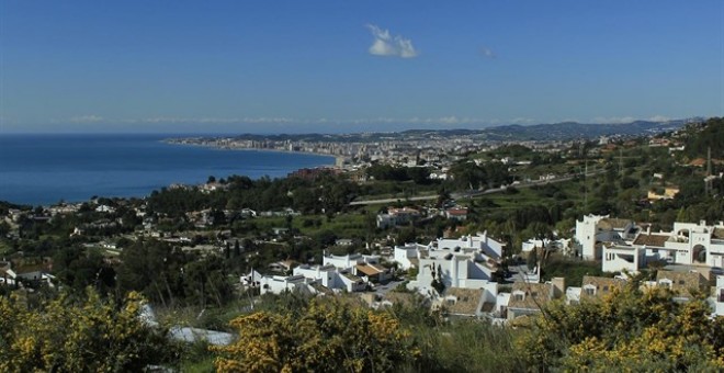 El TSJA ha tumbado el Plan de Protección del Corredor del Litoral, cuya función es proteger los primeros 500 metros de costa de nuevas edificaciones. EUROPA PRESS/ J. Arrebola