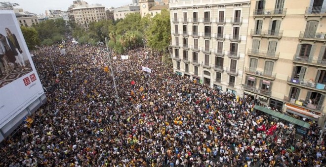 Concentració a Plaça Universitat, convocada per Universitaris per la República / EFE Quique García