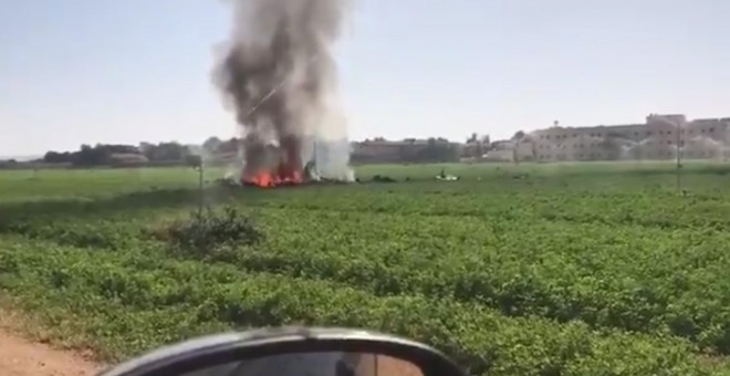 Imagen del caza siniestrado al lado de la base de Los Llanos (Albacete).