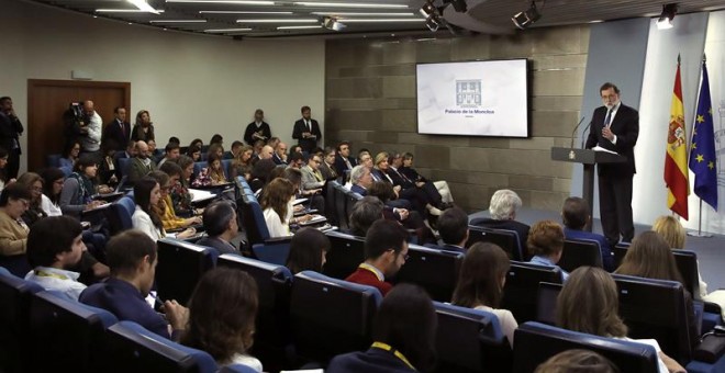 El presidente del gobierno Mariano Rajoy compareció para explicar la aplicación del Artículo 155 de la Constitución, tras el Consejo de Ministros extraordinario.EFE/Juan Carlos Hidalgo