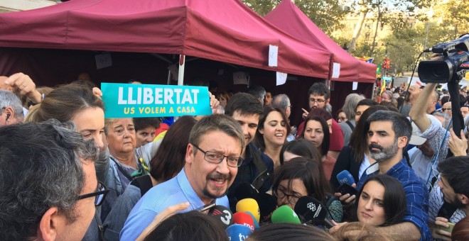 El coordinador de CatComú y portavoz de En Comú Podem en el Congreso, Xavier Domènech en la manifestación de Taula per la Democràcia para pedir la liberación de los presidentes de ANC y Òmnium Cultural, Jordi Sànchez y Jordi Cuixart./EUROPA PRESS