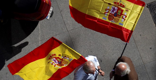 Aspecto de la manifestación convocada por la Fundación DENAES en la plaza de Colón de Madrid, para reivindicar la unidad de España y la Constitución. EFE/ Javier López