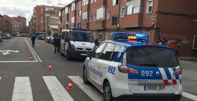 Agentes de la Policía Local en el lugar del atropello.- EP