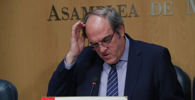 El portavoz del PSOE-M en la Asamblea de Madrid, Ángel Gabilondo, durante la rueda de prensa que ha ofrecido tras la reunión de la junta de portavoces de la Asamblea de Madrid. EFE/ Zipi