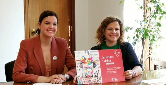 Sandra Gómez y Pilar Bernabé, durante la presentación de Falles a Debat. PSOE