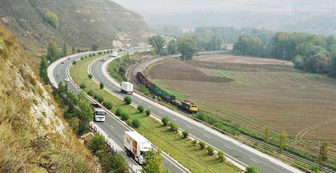 Imagen de la utopista AP-1 Burgos-Armiñón. E.P.