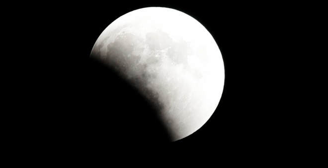 La luna de sangre, desde El Cairo, Egupto. REUTERS/Amr Abdallah Dalsh