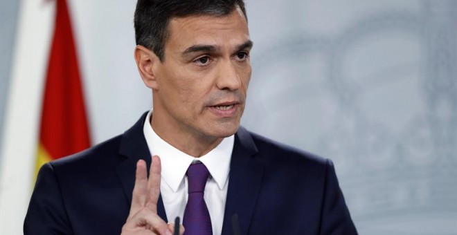 El presidente del Ejecutivo, Pedro Sánchez, durante su comparecencia en el Palacio de La Moncloa en la que ha hecho un balance de su gestión cuando se cumplen dos meses de su Gobierno, con la vista puesta en el ámbito económico en la elaboración de los Pr